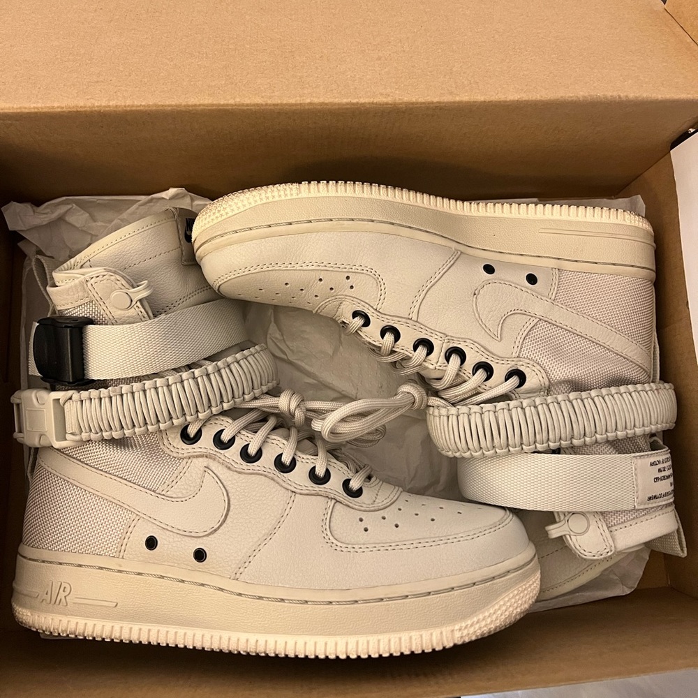 Nike Special Field Air Force 1 'Light Bone & Sail' Women